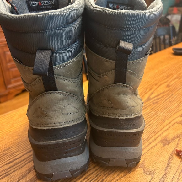 North face boots - Picture 3 of 5